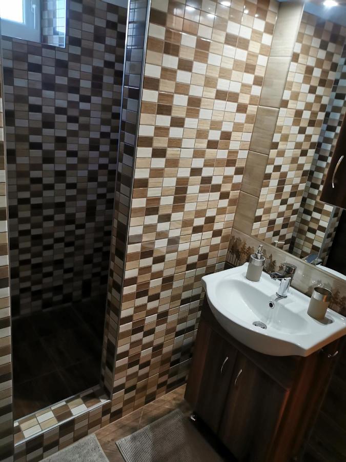 Tiszafüred Zso-Ze Apartman מראה חיצוני תמונה